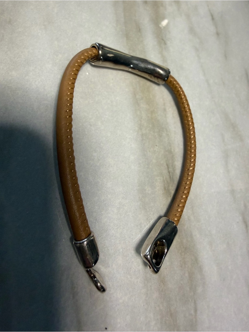 UNOde50 Ser Natural Camel Leather Silver Plated Tube Bracelet. Size M, L, XL
